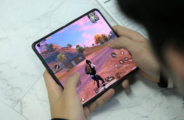 和平精英辅助【Vance万斯直装V1.0稳定版】人机识别 防录屏 主播专用 车辆加速 人物透视 锁头自瞄